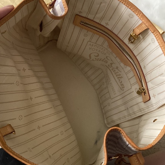 Louis Vuitton Damier Azur Neverfull MM - Picture 9 of 16